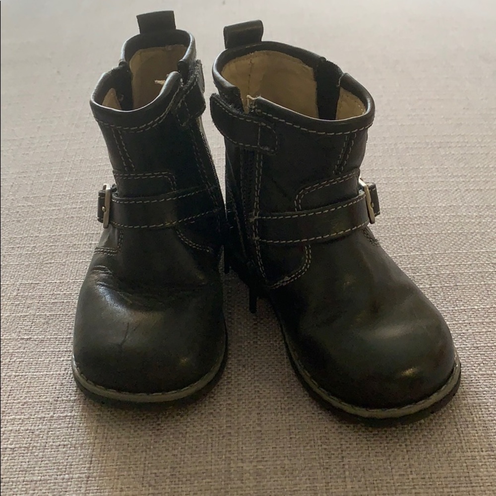 Chicco Black Zip Up Boots Size 5